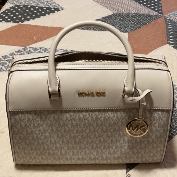 Michael Kors Cream and Tan Satchel with Signature Style - Picture 2 of 13